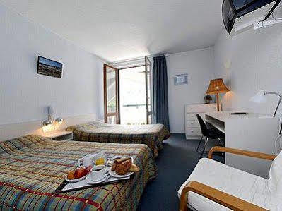 Les Chemins Francis - Modern Hotel Bagnols-les-Bains Екстериор снимка
