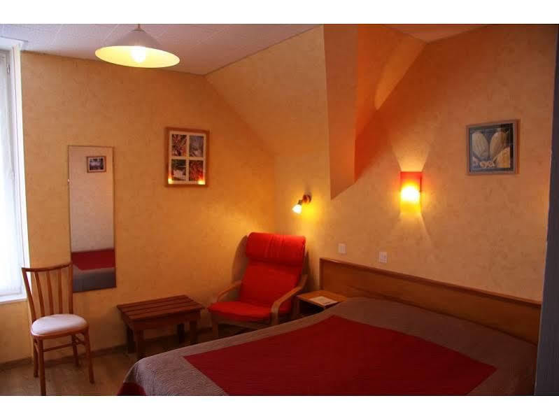 Les Chemins Francis - Modern Hotel Bagnols-les-Bains Екстериор снимка