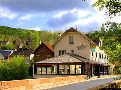 Les Chemins Francis - Modern Hotel Bagnols-les-Bains Екстериор снимка